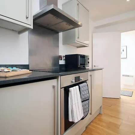Clare Street Condo, By Staybc Lejlighed *